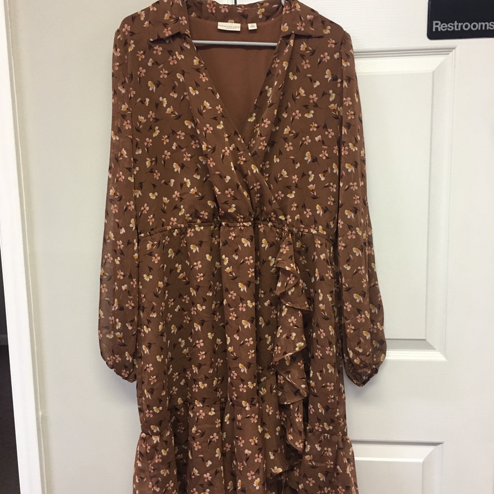 Eva Mendes long sleeve dress